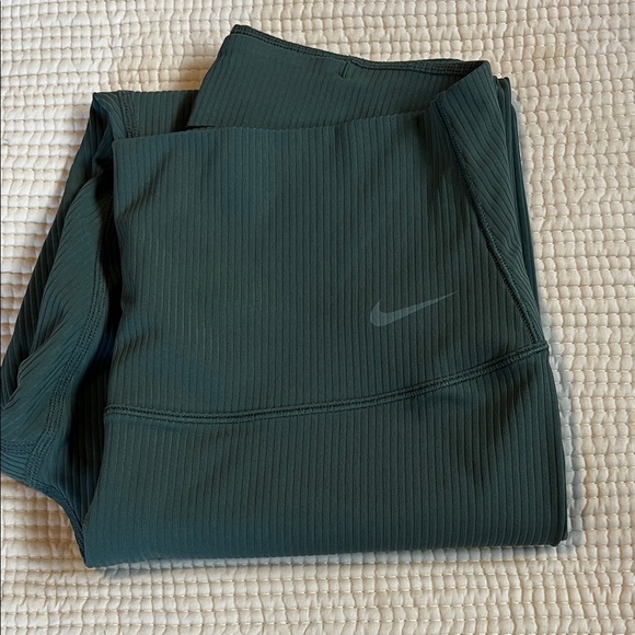 Nike Zenvy Rib 7/8 leggings - Vintage Green size M - Excellent condition! - Picture 1 of 11
